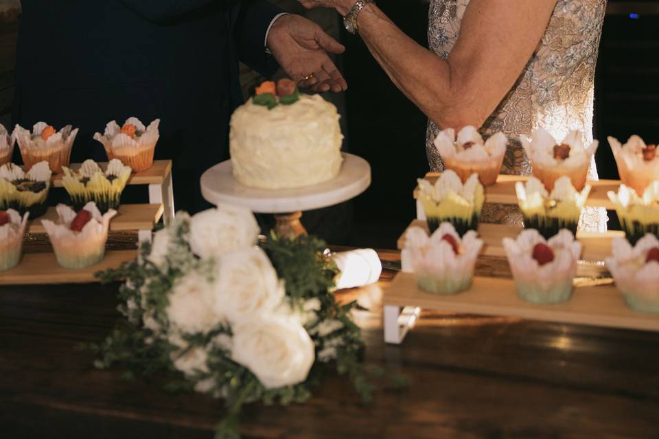 Cut the cake