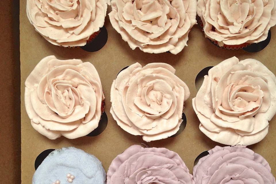 Flower baby shower cupcakes