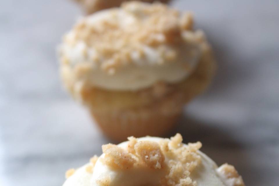 Crumb cake mini cupcakes