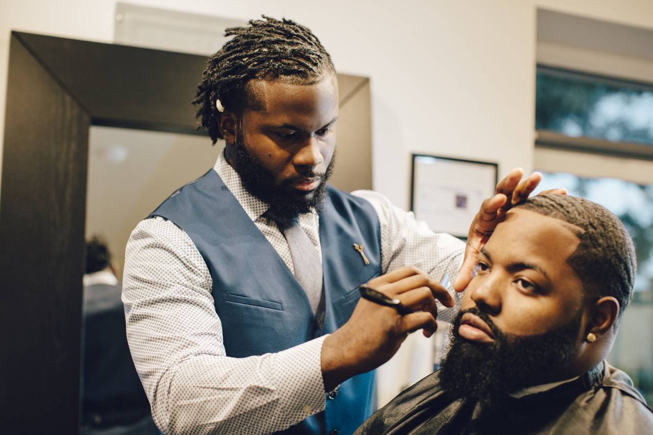 Memorable Hairstyles of the NFL  Samoan men, Dreadlocks men, Polynesian men