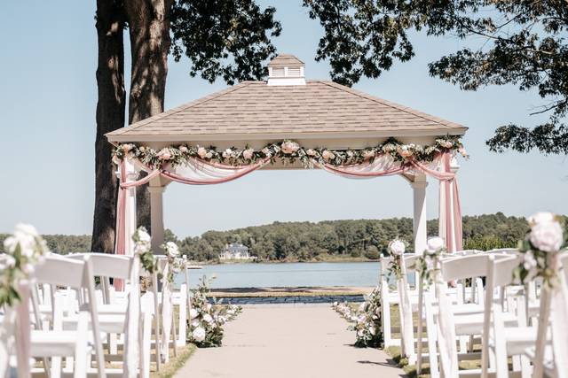 Swan Point Yacht and Country Club