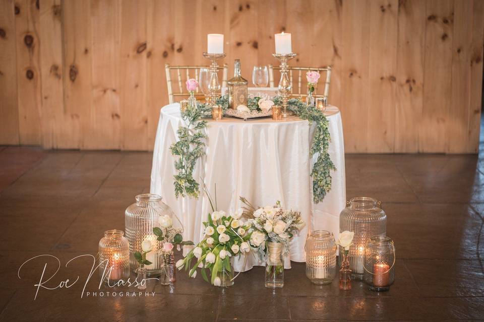 Sweetheart table and decor