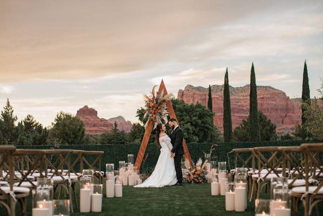 Sanctuary at Bell Rock lawn
