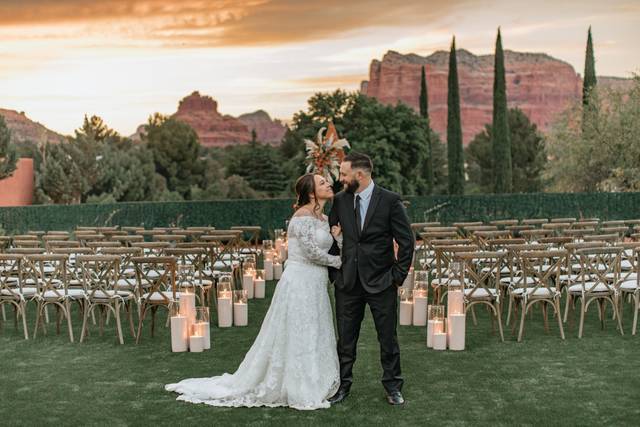 Sanctuary at Bell Rock lawn