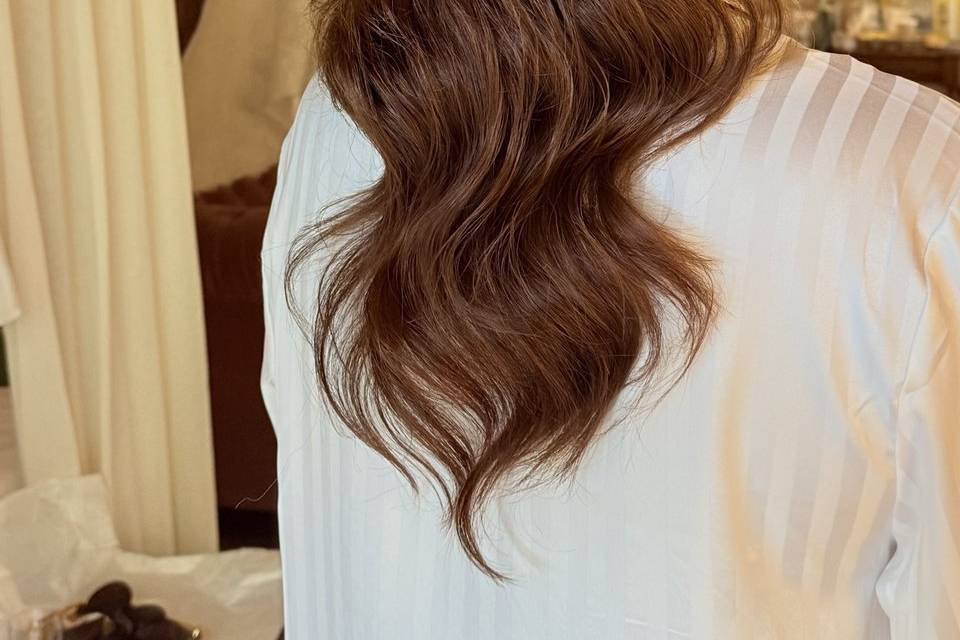 Bride waves