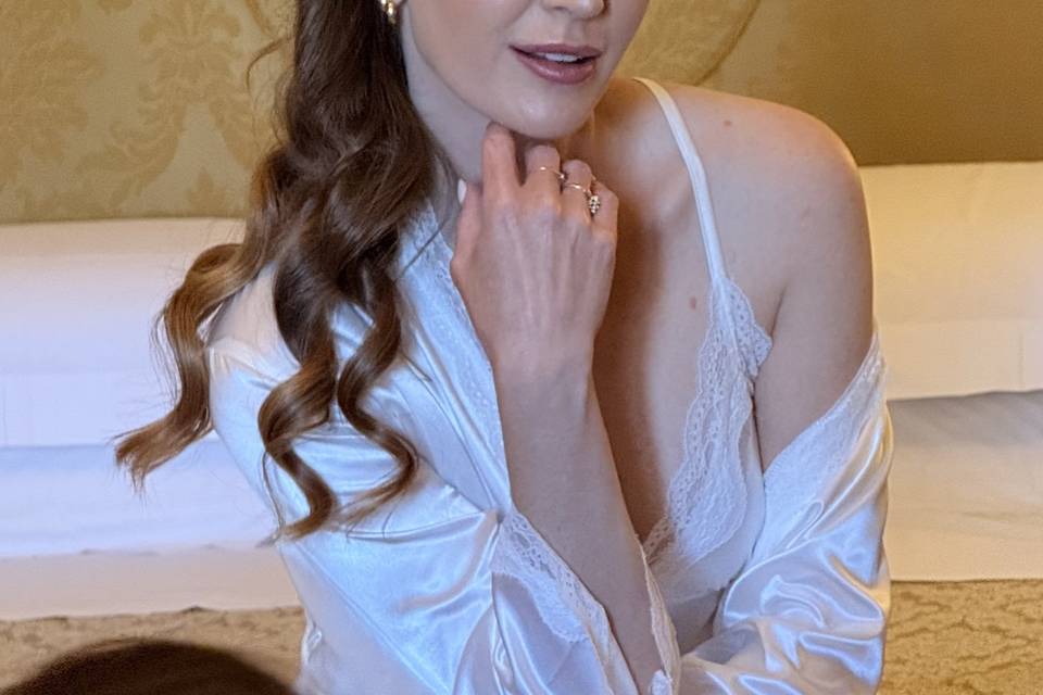 Bride glow make-up