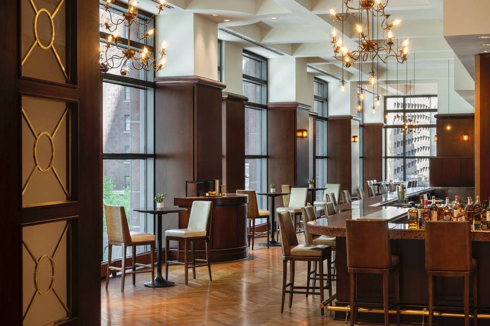 676 Restaurant & Bar