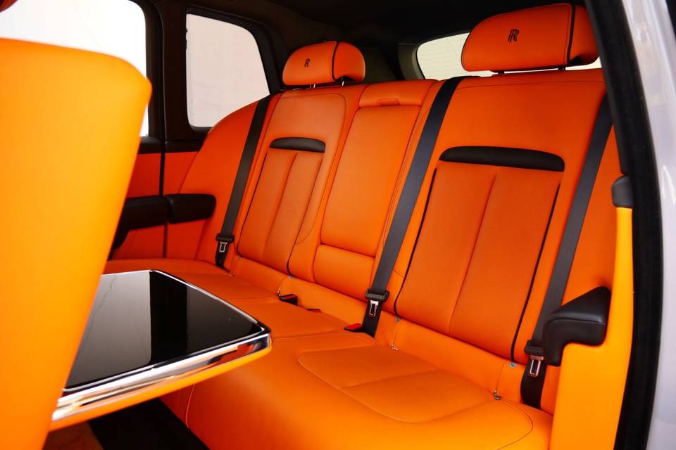 10-rolls-royce-cullinan-white-5.jpg