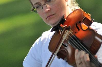 Amy Diefes, violist