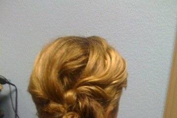 Lasts all night long and updo is thredded into place without the harsh use of Bobby pins.
