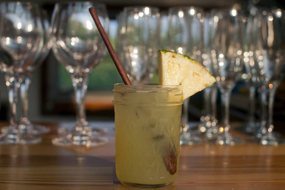 Rum // Pineapple // Handcrafted Gingerbeer