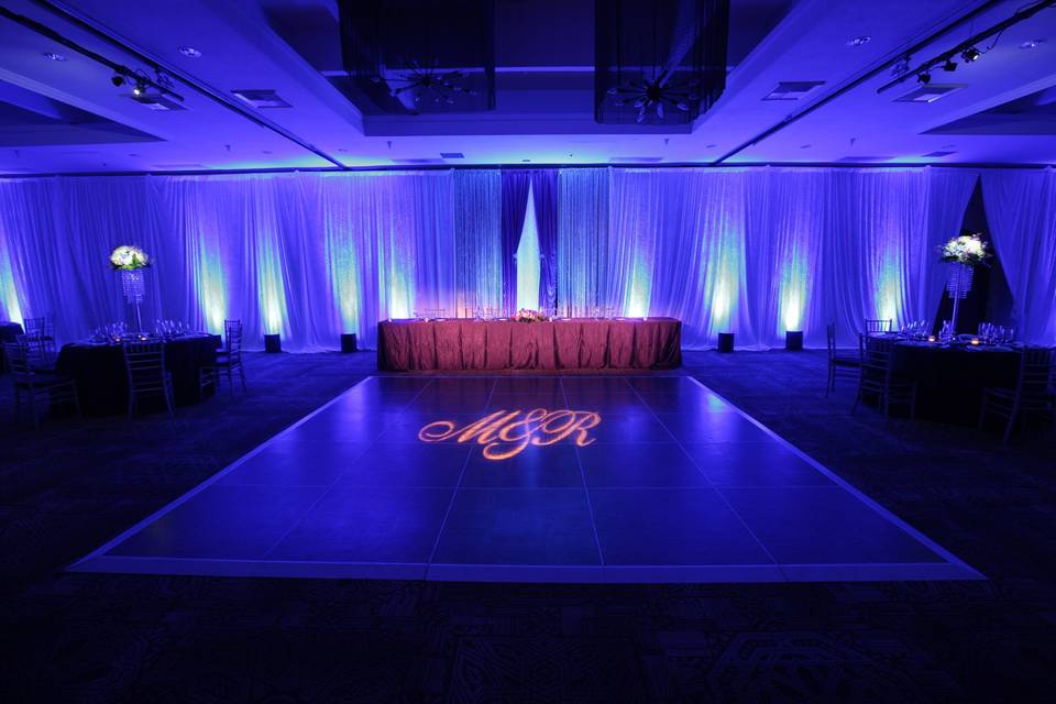 Salon de Reyes Ballroom.