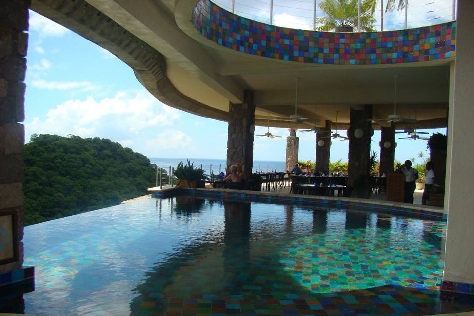 The reflecting pool at Jade Mountain is just a marvel the custom tile work is incredible, truly one of the most beautiful I have ever seen , the colors amazing.