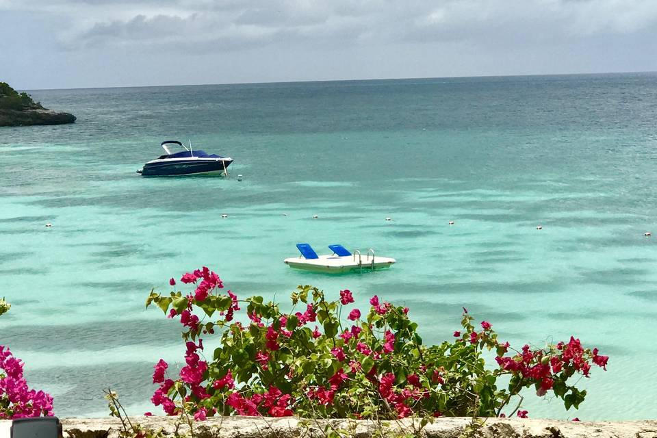 Love the colors of the water - no wonder they named the resort Blue Waters - so beautiful it almost looks fake