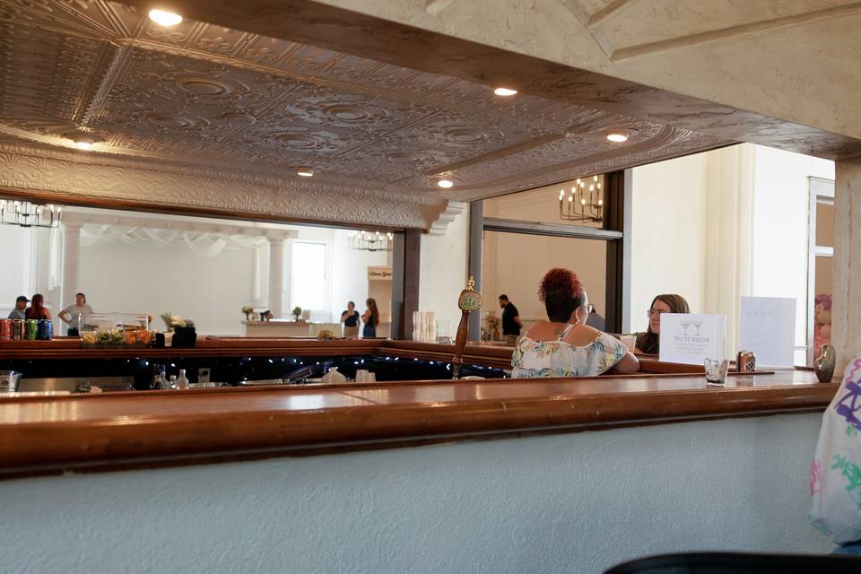 Bar and Bartender