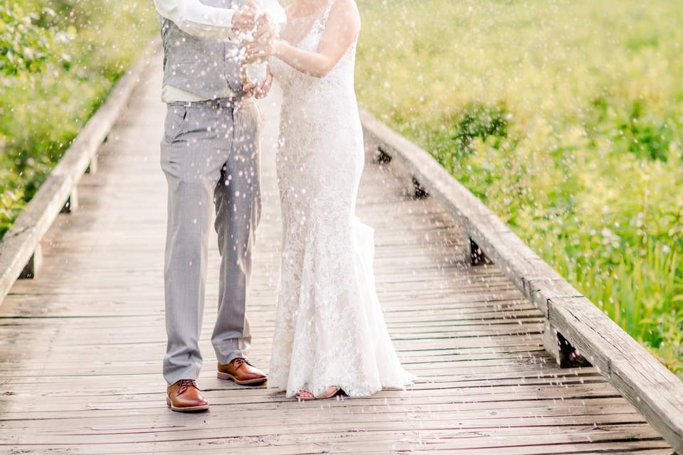 Popping champagne - Heather Heigel Photography