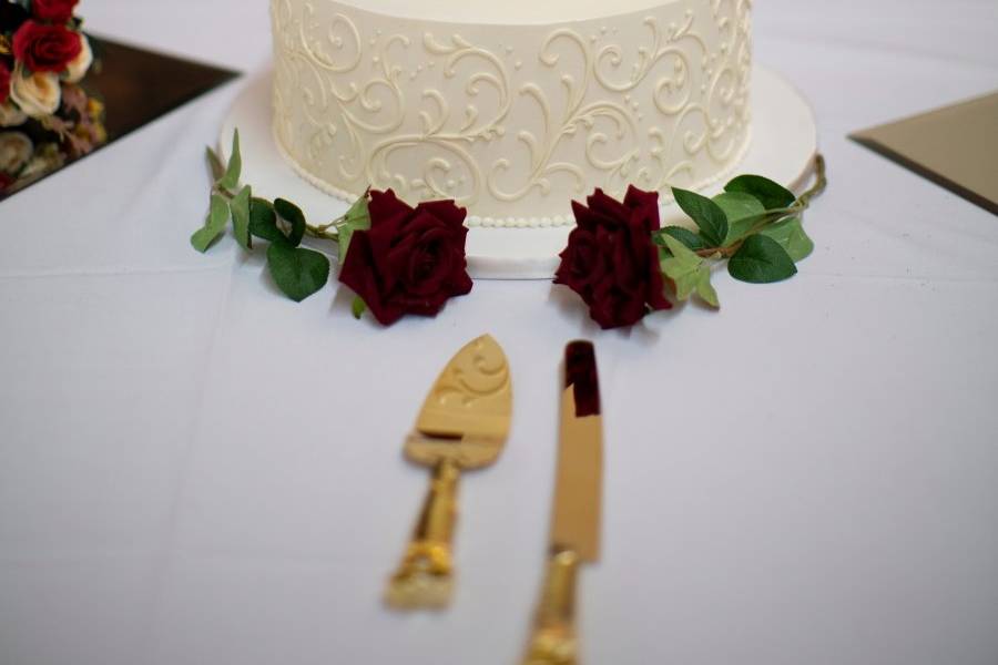 Cake on the cutting table