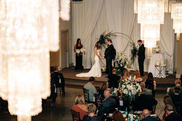 Elegant, classy weddings in a