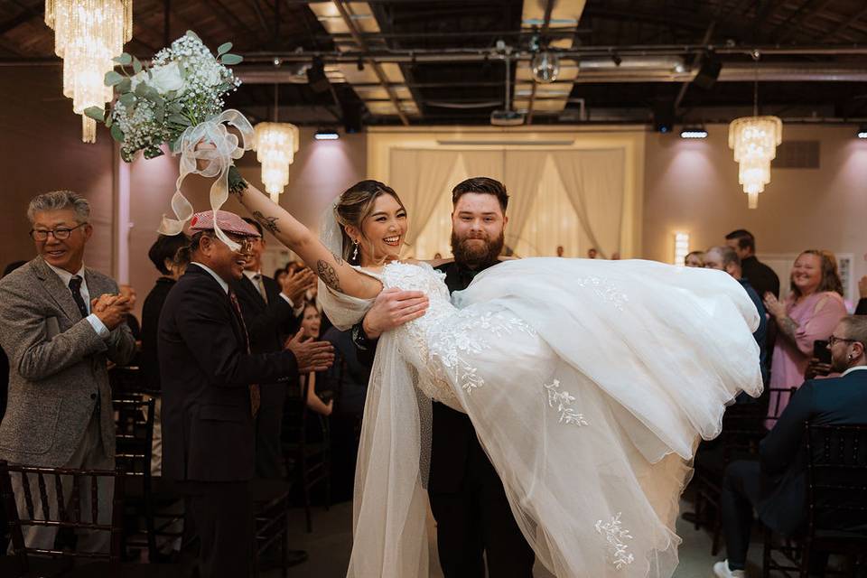 Elegant, classy weddings in a