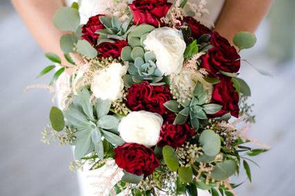 White and red rose bouquet