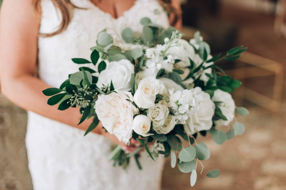 White Florals Bouquet