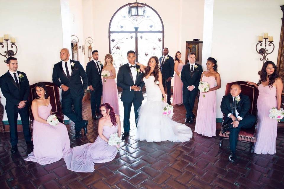 The couple with the Bridesmaids and groomsmen