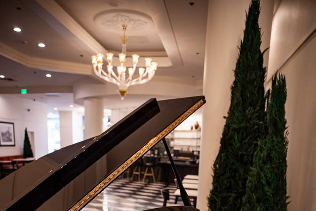 Piano Bar