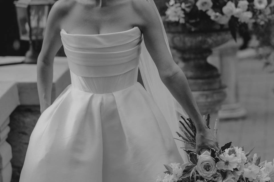 Bride portrait b&w