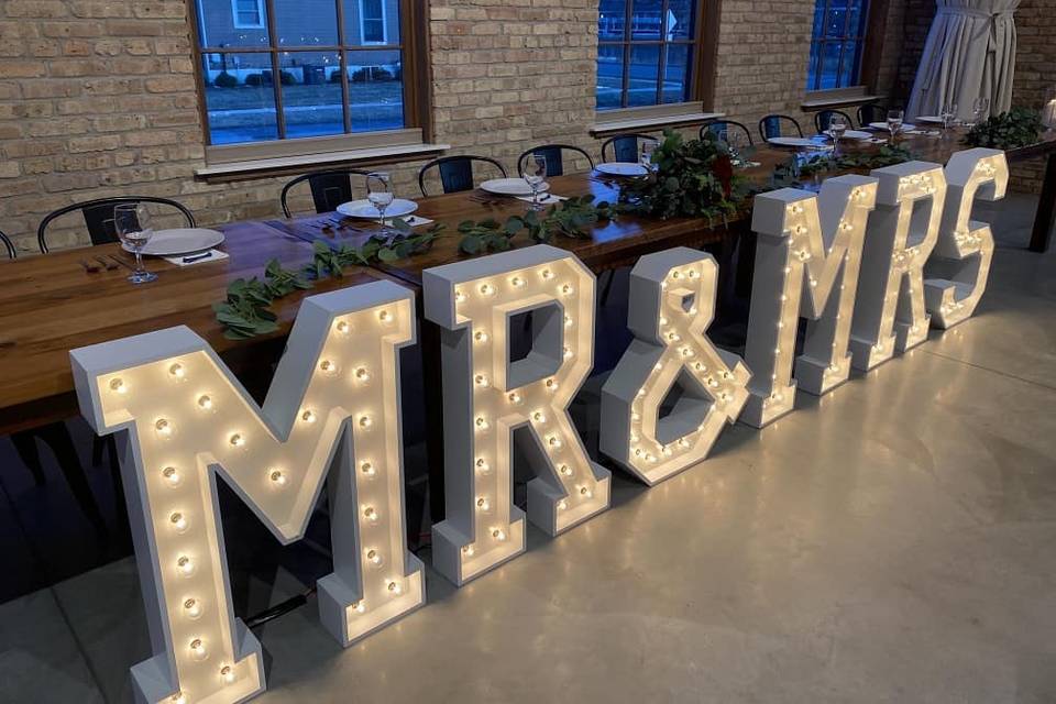 White Mr & Mrs marquee sign