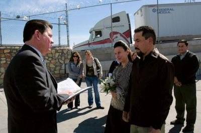 Marriage at the International Bridge between El Paso and Cd. Juarez.