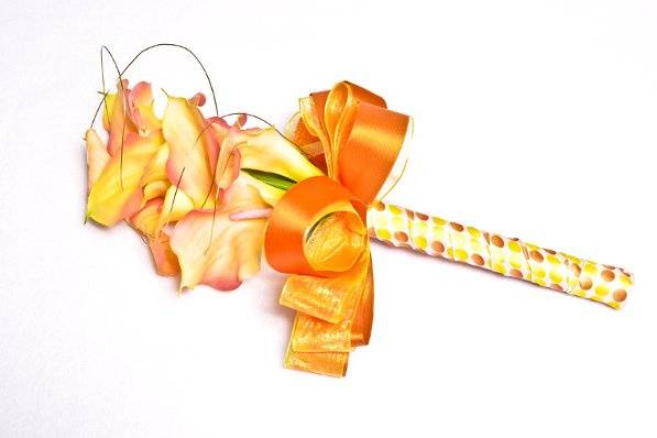 tangerine calla lily w/gold wire (colors can be changed) fresh and silk available