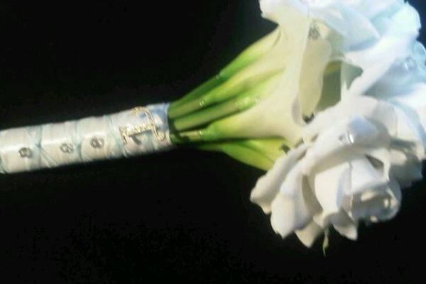 white bouquet w/diamond studs (personalized w/couples initial)