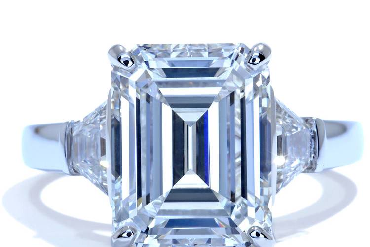 Emerald cut diamond classic