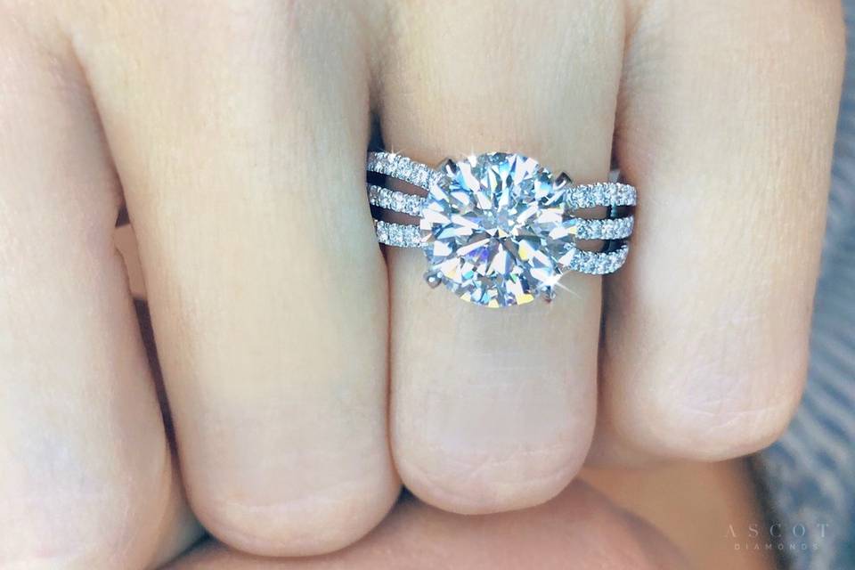 Round diamond solitaire