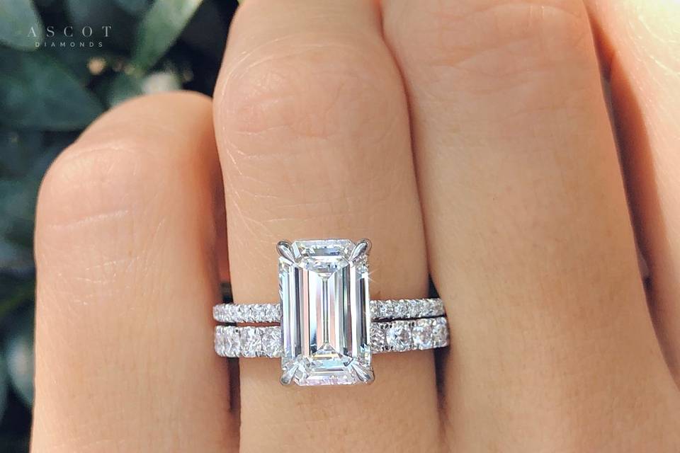 Emerald cut hidden halo