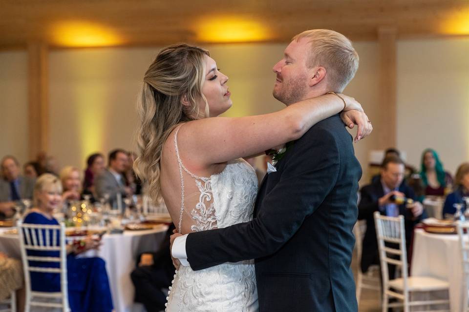 Katie & Brad's first dance