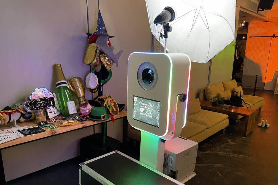 DSLR photo booth