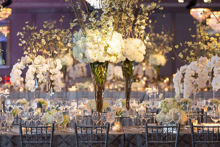 Head table arrangement and lights