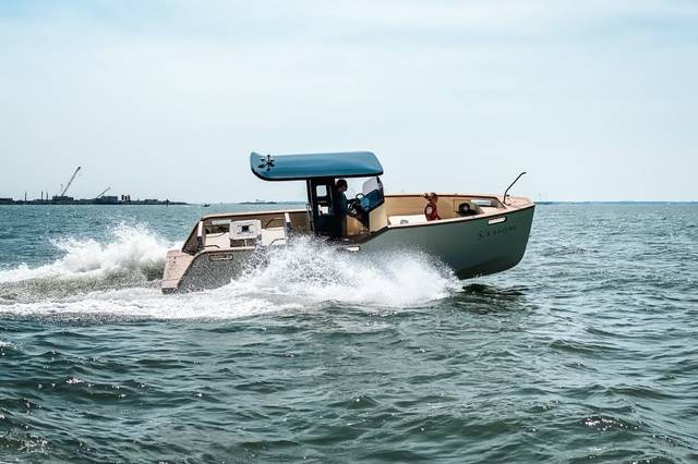 Boat -xshore (capt req'd)