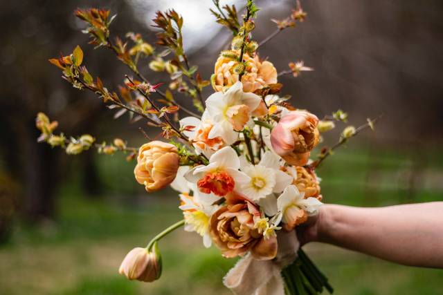 Spring natural bridal bouquet