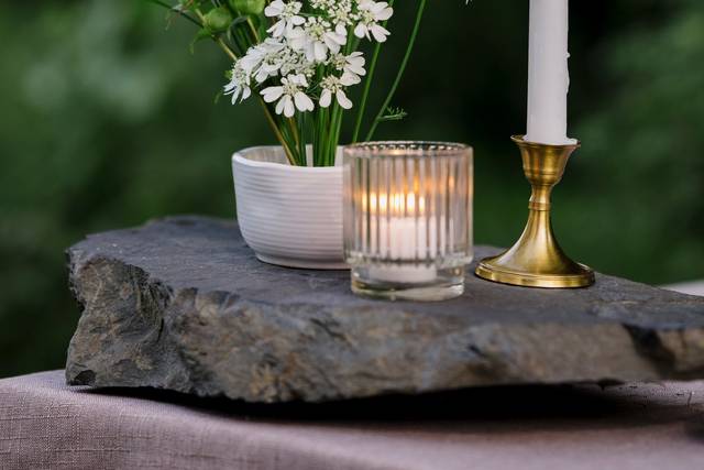 Natural bar arrangement
