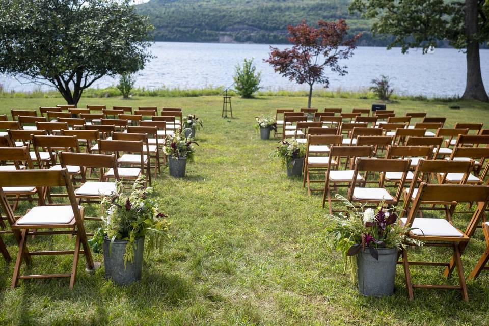 Natural aisle arrangements