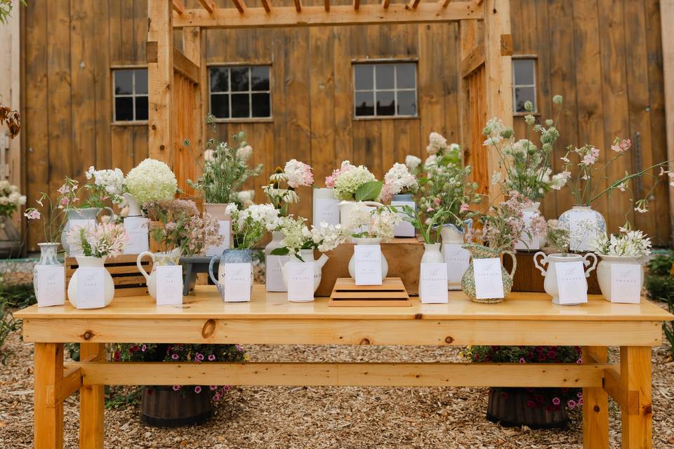 Seating table florals