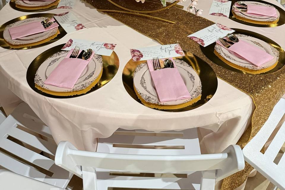 Round table decor