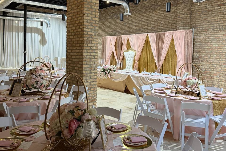 Head table layout