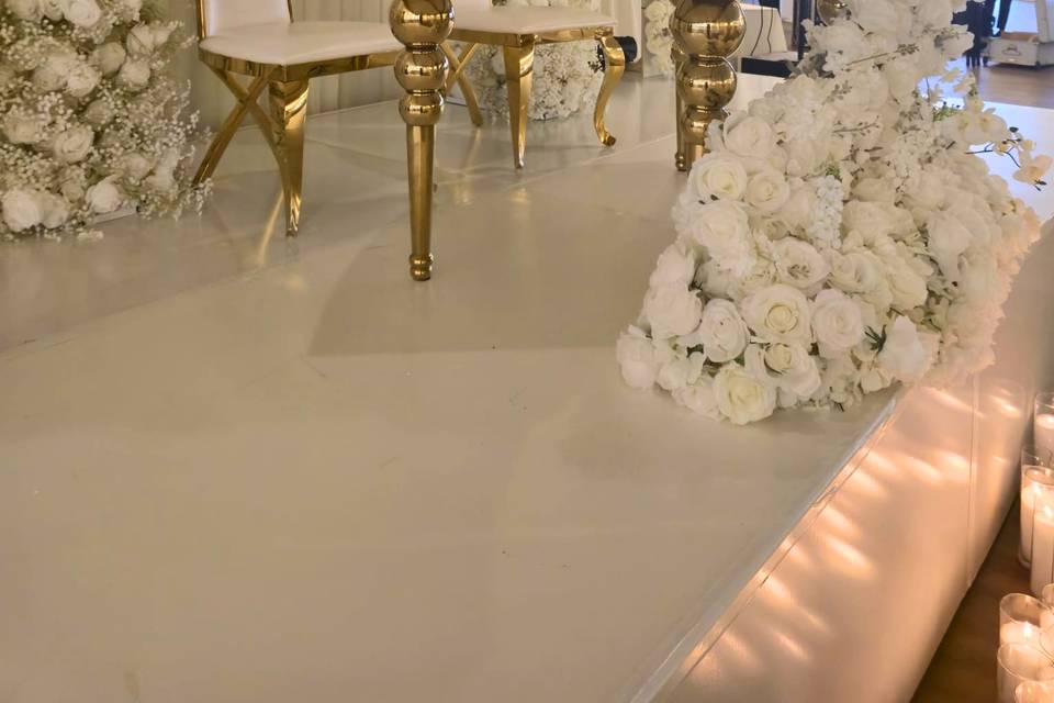 Loveseat +decor