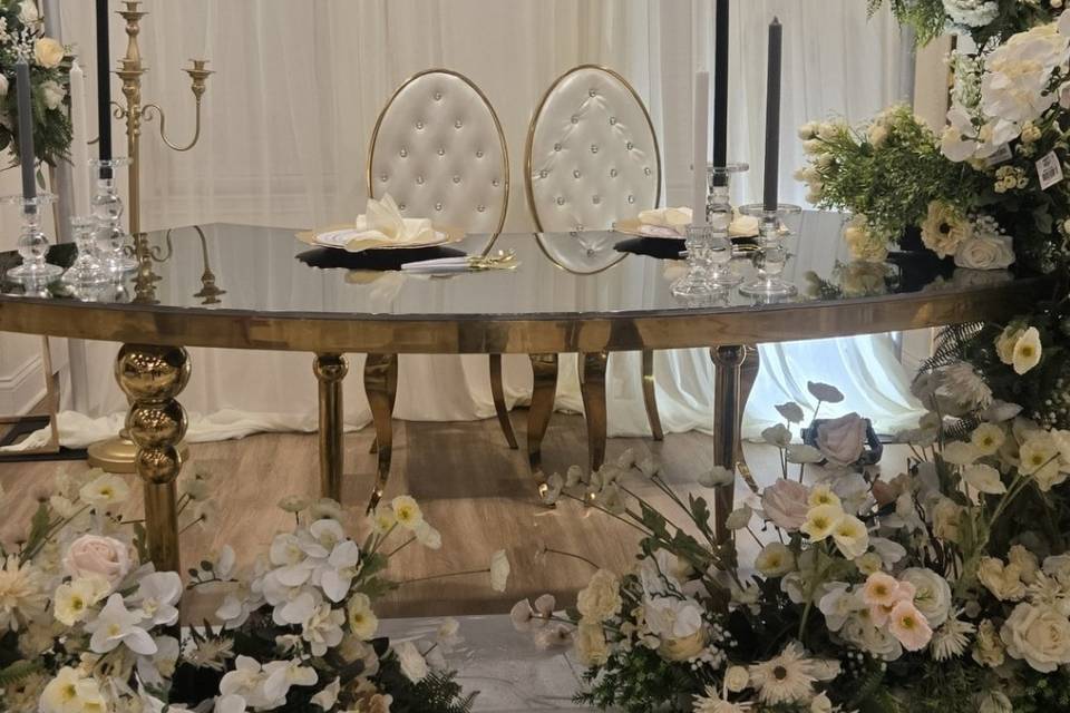 Sweetheart table