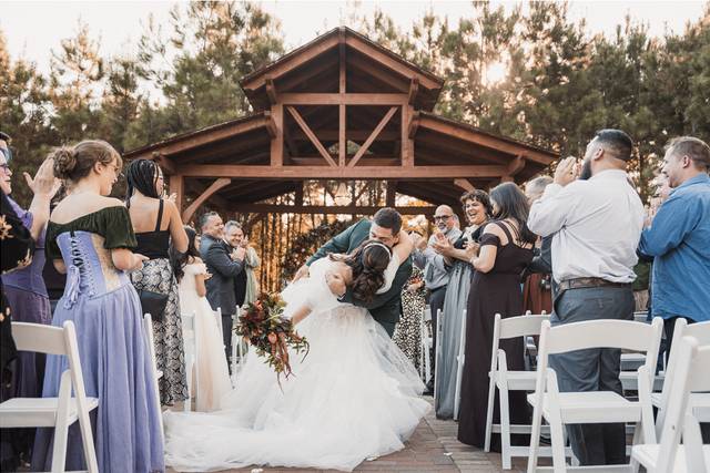 Houston Lakeside Wedding Venue