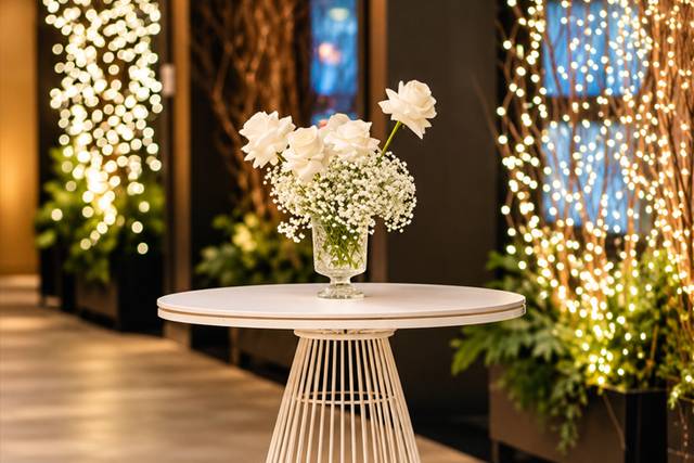 White Cruiser Table
