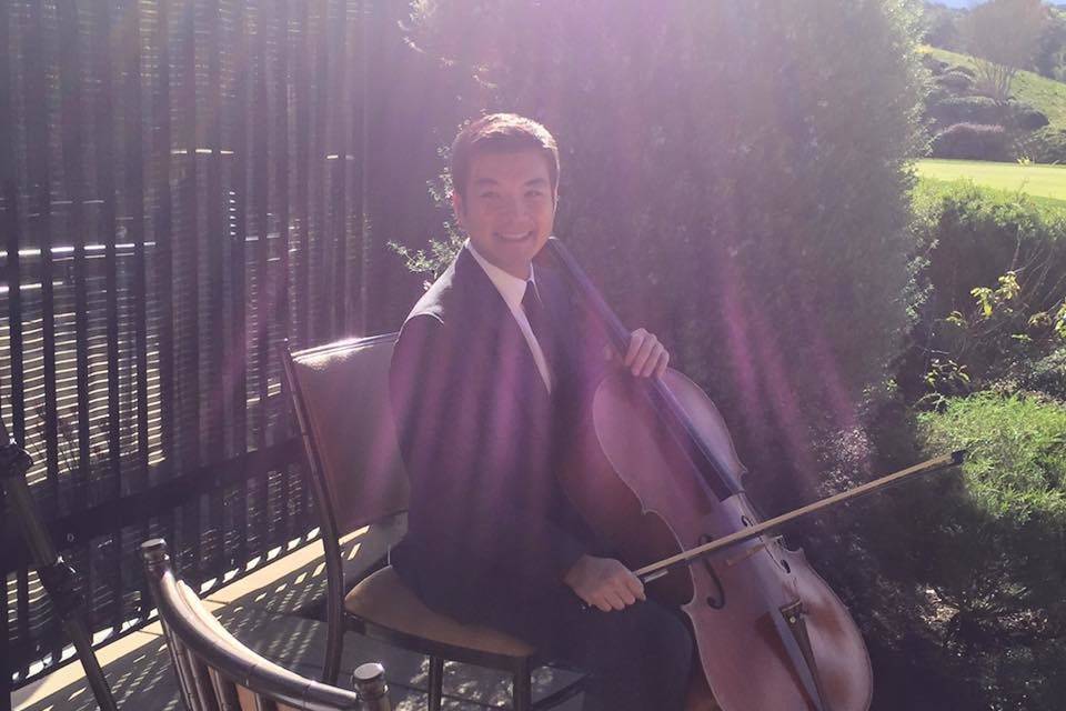 Happy cellist